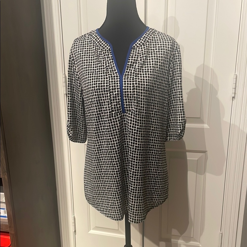 Black and White Boxy Blouse with Mandarin Collar